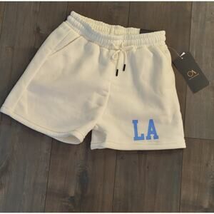 Olive Avenue LA Cream Shorts Men’s Size S NWT Streetwear Athletic Fit Drawstring